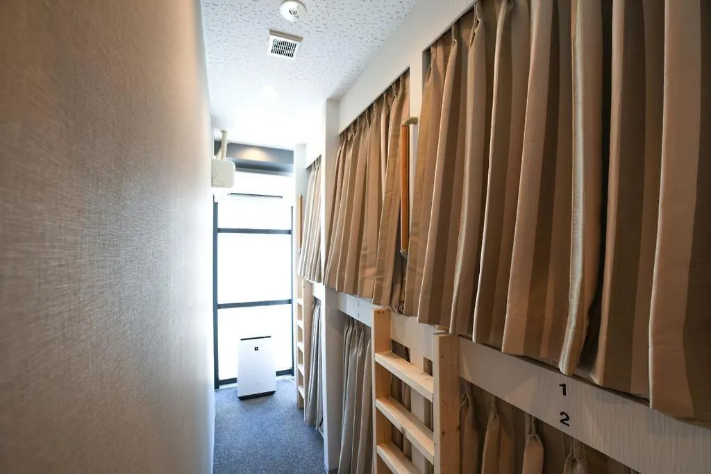 Хостел Mash Cafe & Bed Akihabara Токио